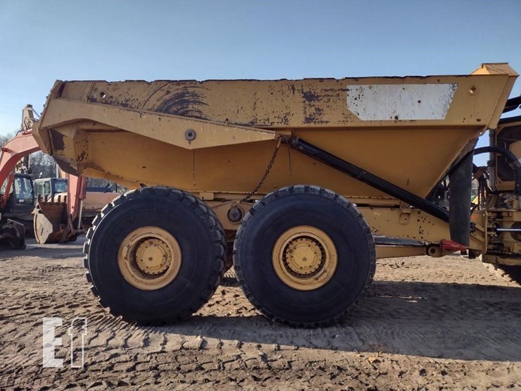 2019-caterpillar-745-image-22
