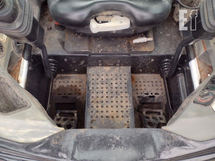 2016-bobcat-s570-image-11