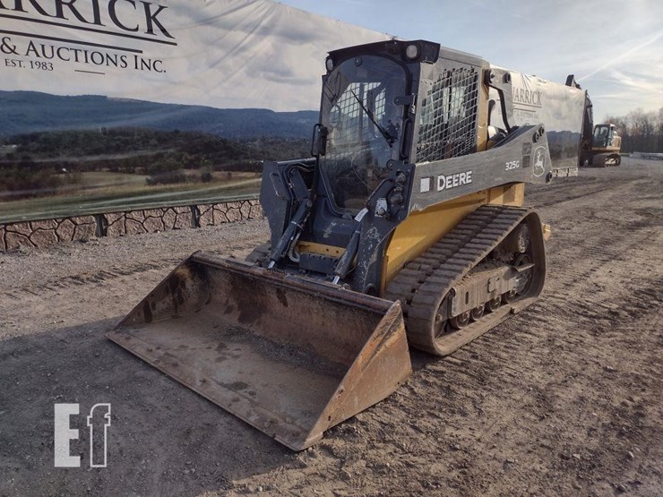 2022-deere-325g-image-31