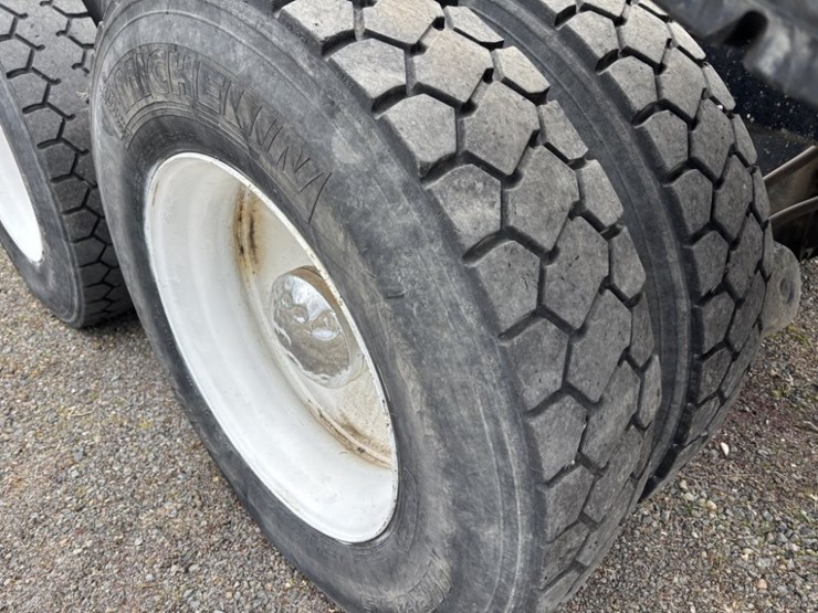 1990-kenworth-w900-image-13