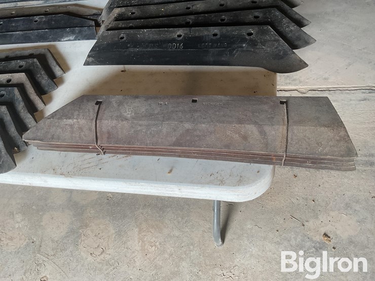 moldboard-plow-lays-image-19