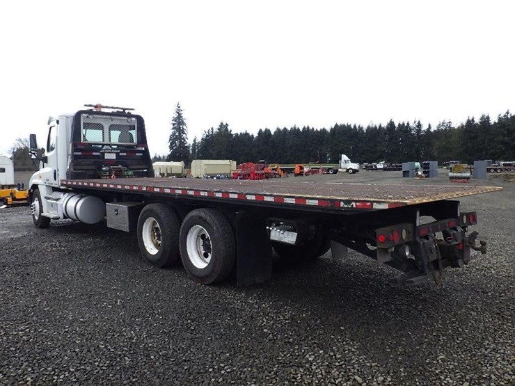 2012-freightliner-cascadia-125-image-7