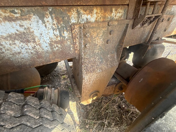 1996-ford-l9000-image-32