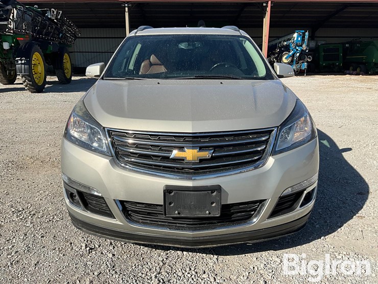 2016-chevrolet-traverse-image-2