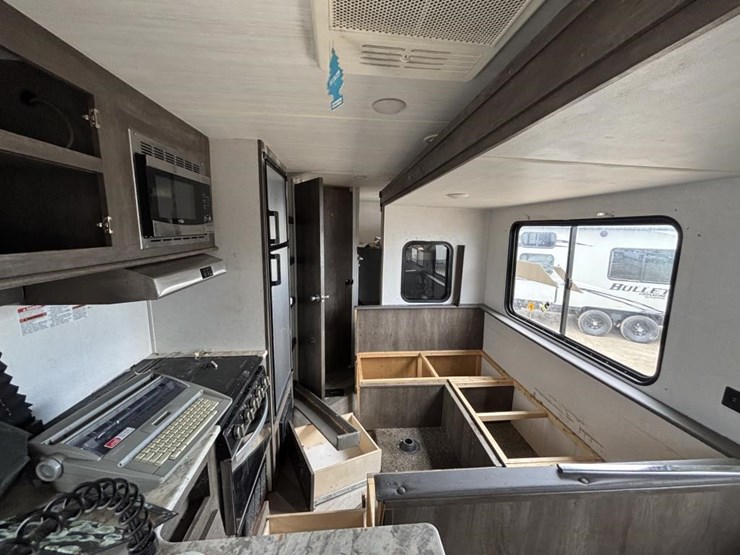 2020-wildwood-wdt26dbud-ca-travel-trailer-image-29