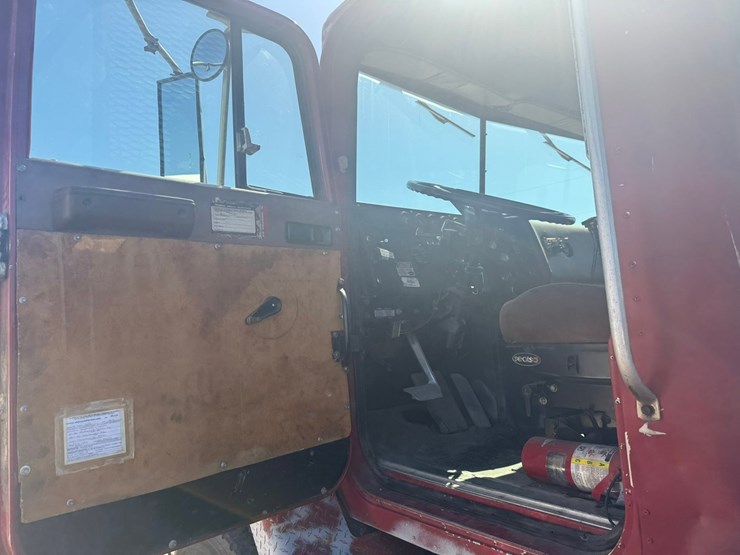 #1119-•-1990-international-navistar-paystar-5000-26'-flat-bed-truck-image-55