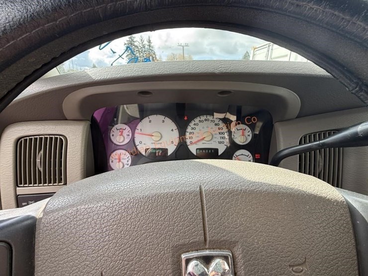 2004-dodge-ram-3500-image-44