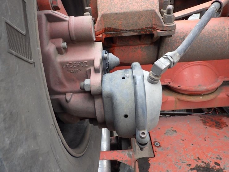 2016-peterbilt-3-axle-logging-truck-image-22