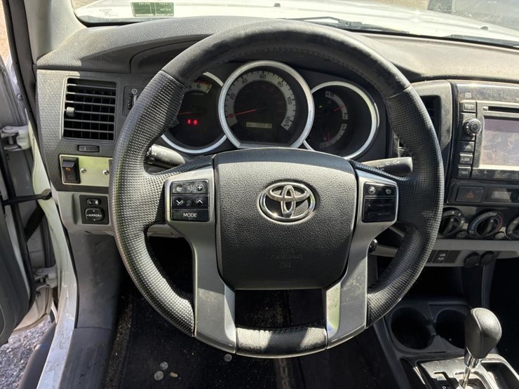 2014-chevrolet-tahoe-image-33