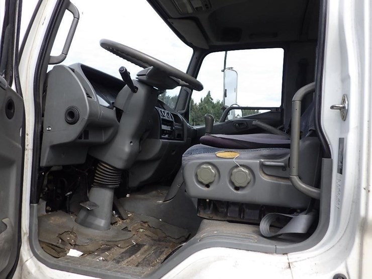 2006-mitsubishi-fuso-fm61f-image-19