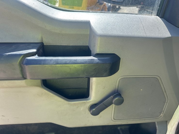 2019-ford-f550-image-26