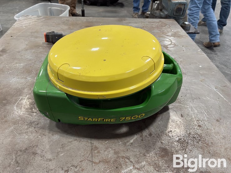 2025-john-deere-7500-image-4