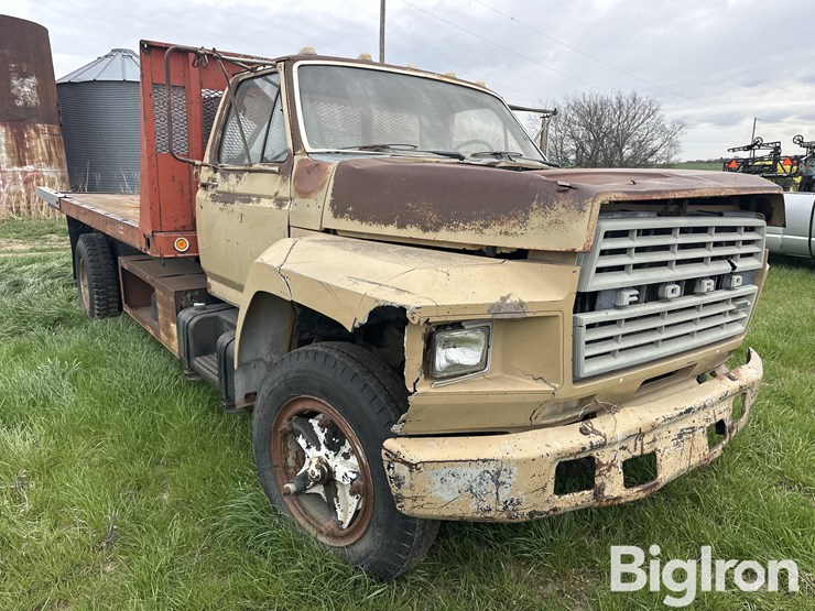 1982-ford-f600-image-3