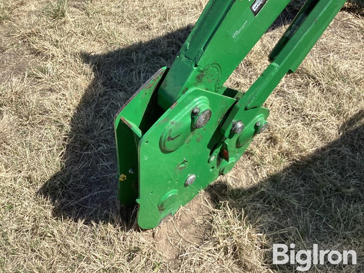 2016-john-deere-640r-image-19