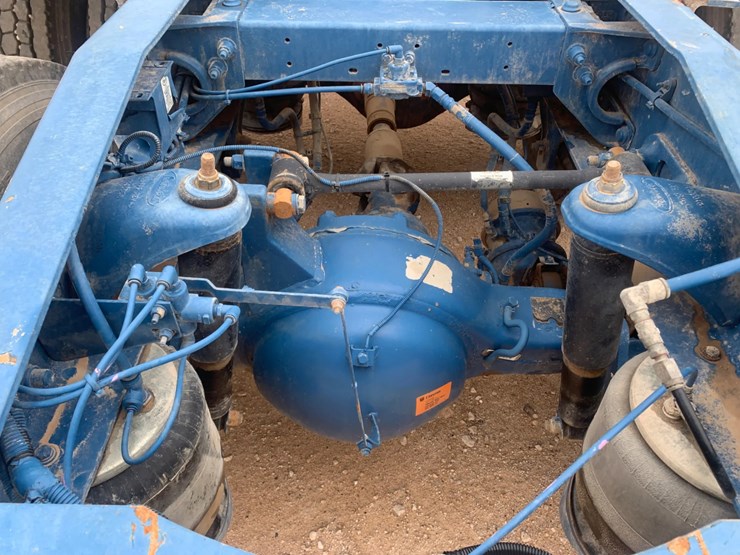 2013-peterbilt-367-image-8