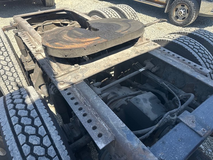 2004-massey-ferguson-8-image-18