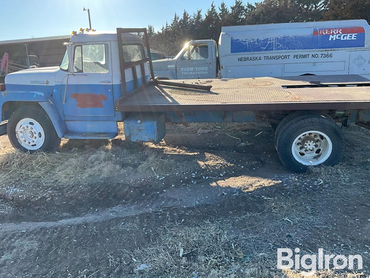 1976-international-1600-s/a-flatbed-truck-image-8