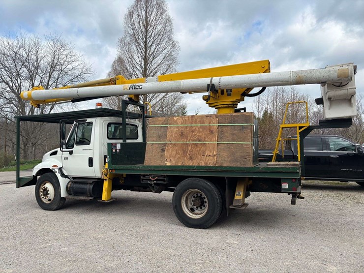 2005-international-durastar-4300-image-3