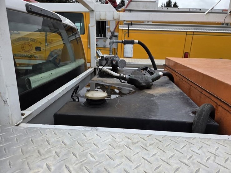 2020-ford-f550-image-6