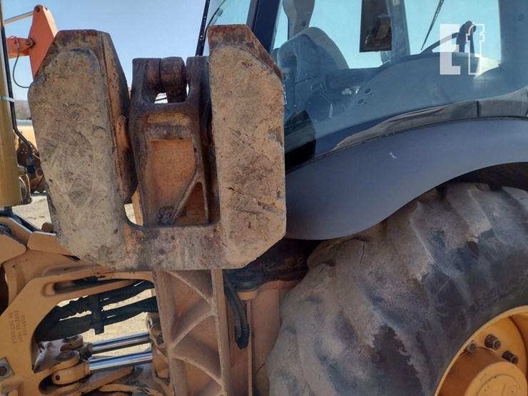 case-580m-turbo-image-27