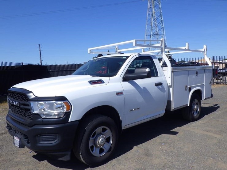 2019-dodge-2500-image-1