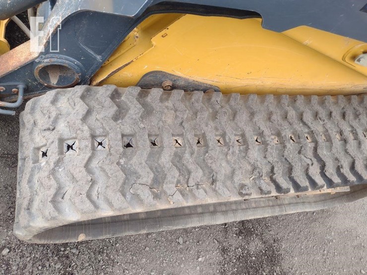 2020-deere-331g-image-16