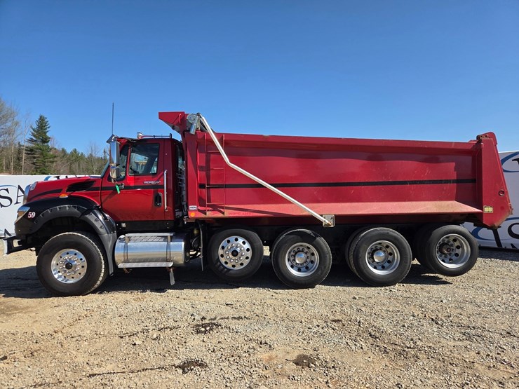 2012-international-7600-image-2