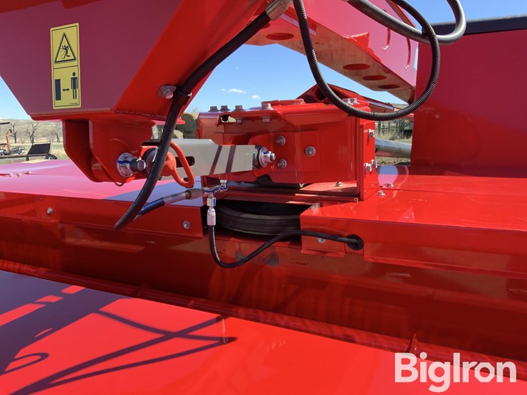 2023-massey-ferguson-1393-image-18