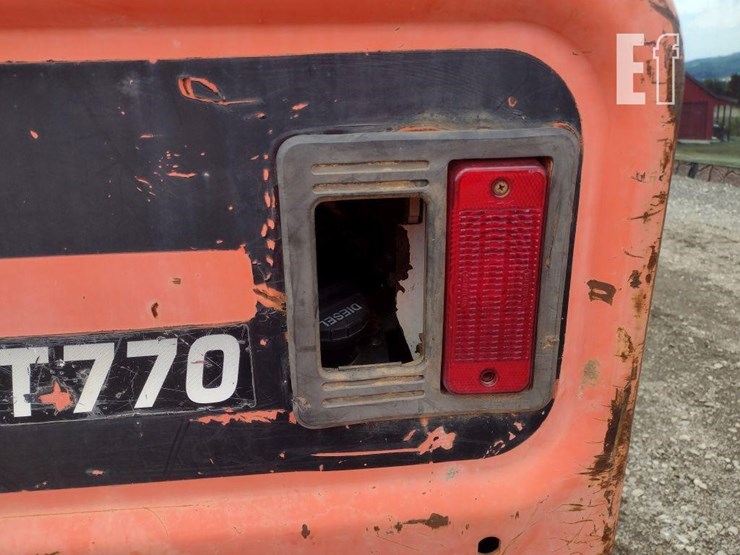 2013-bobcat-t770-image-37