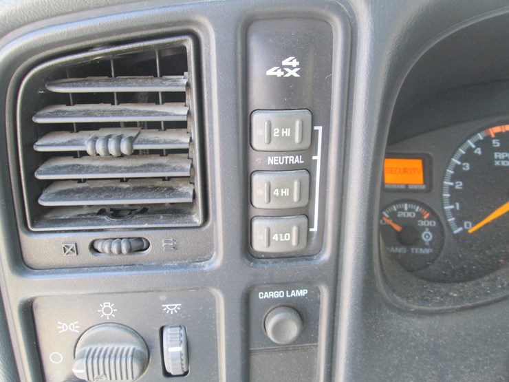 2001-chevrolet-3500-image-36