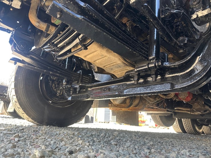 2012-international-7600-image-44