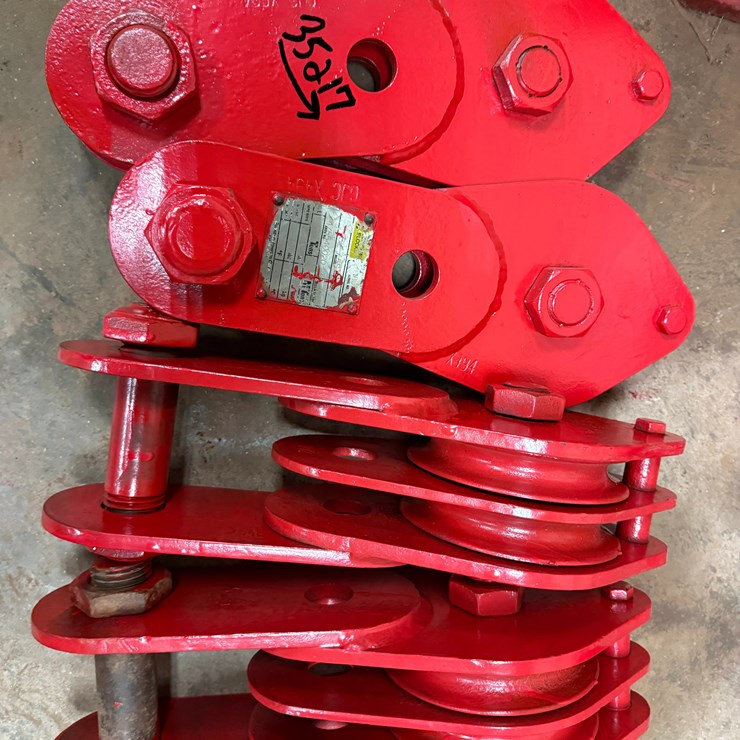 (2) JOHNSON BLOCK 6.5 TON DBL 5/8-SHEAVE BLOCKS & (2) JOHNSON 8.3 TON SGL SHEAVE BLOCKS