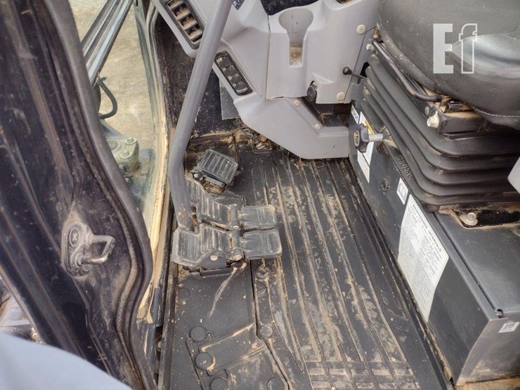 2020-kubota-kx040-4-image-10