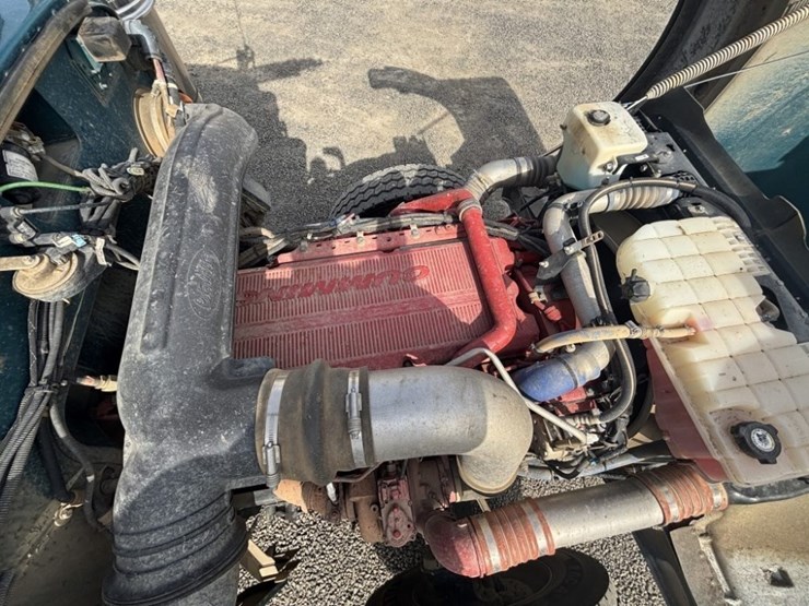 2018-peterbilt-367-image-19