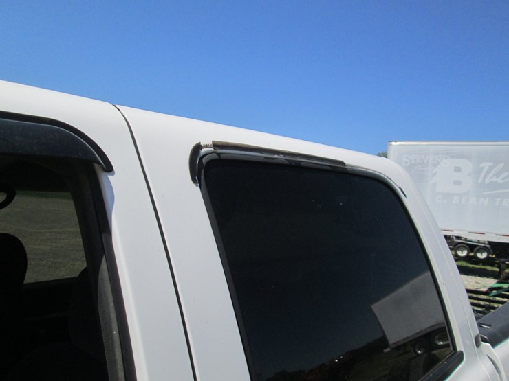 2001-chevrolet-3500-image-23