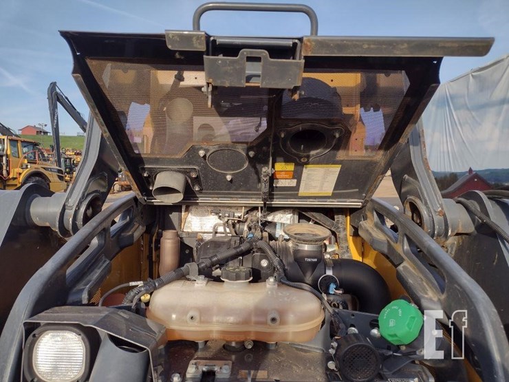 2022-deere-325g-image-27