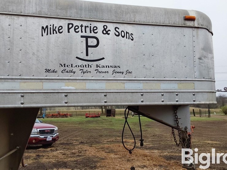 2007-elite-26'-t/a-aluminum-livestock-trailer-image-13