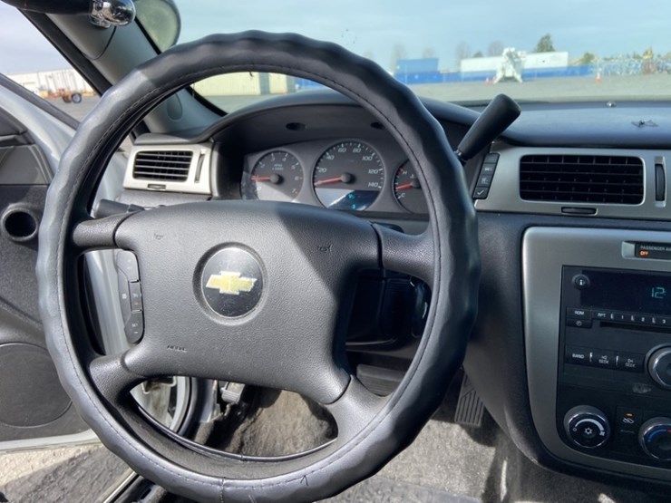 2011-chevrolet-impala-sedan-image-17