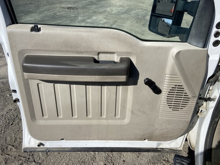 2010-ford-f250-xl-image-21