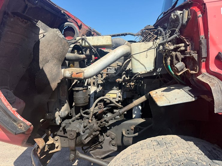 1996-ford-l9000-image-9