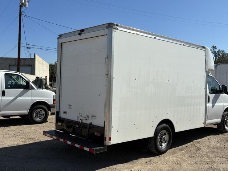 2021-gmc-3500-image-3