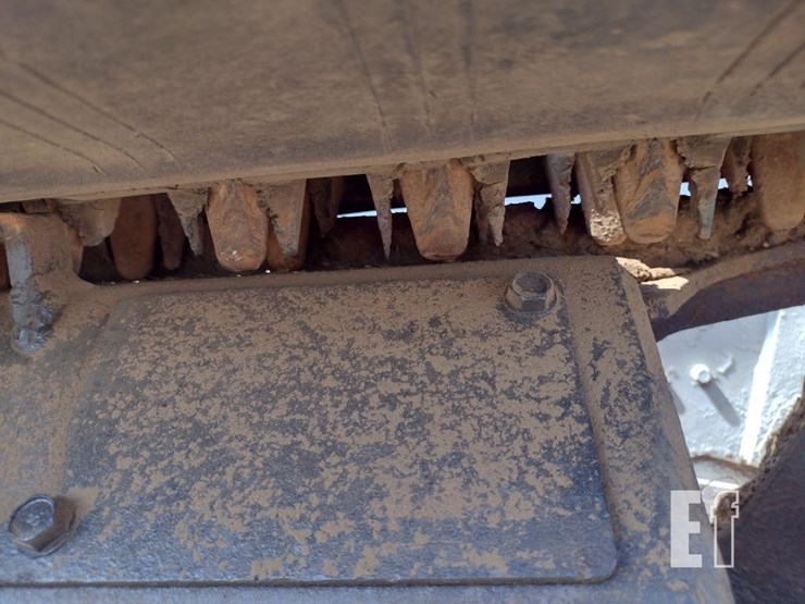 2009-bobcat-t320-image-17