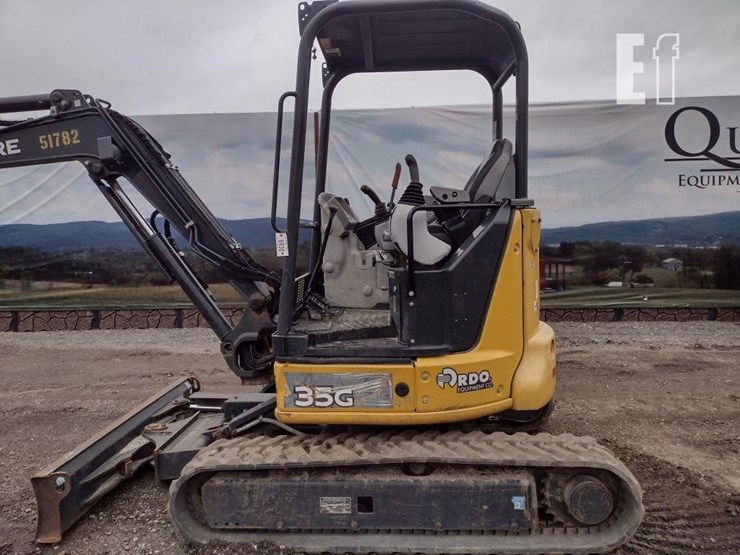 2020-deere-35g-image-11