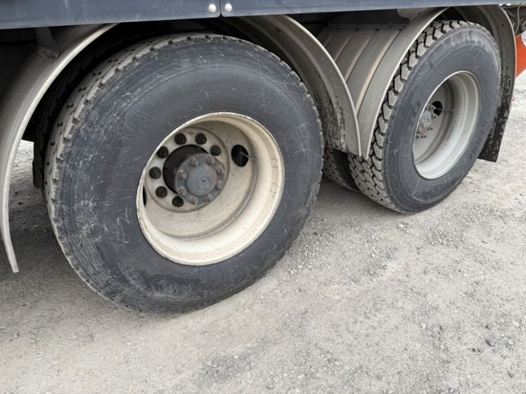 2012-international-7600-image-22