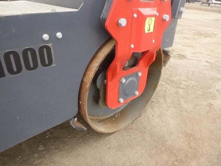2024-sdlool-tr1000-tandem-vibratory-roller-image-13
