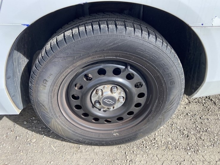 2011-chevrolet-impala-sedan-image-31