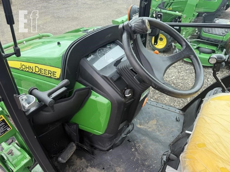 2021-john-deere-1025r-image-26