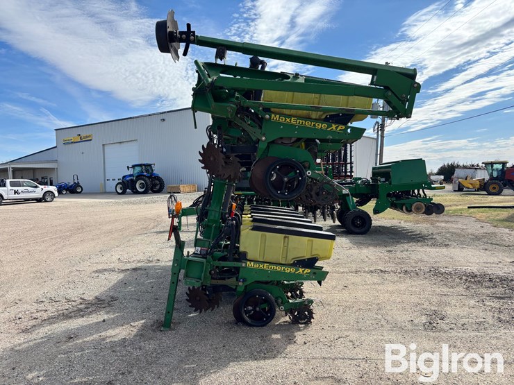 2009-john-deere-1720-image-8