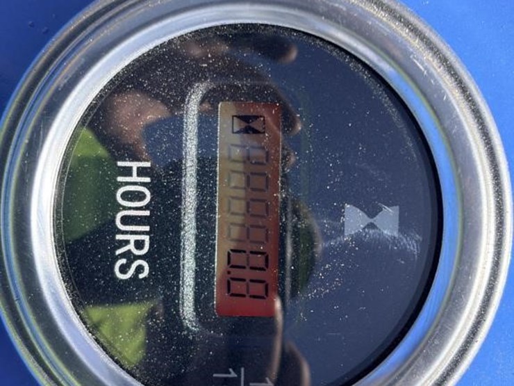 2026-zjg-zj-380-skid-steer-loader-image-11