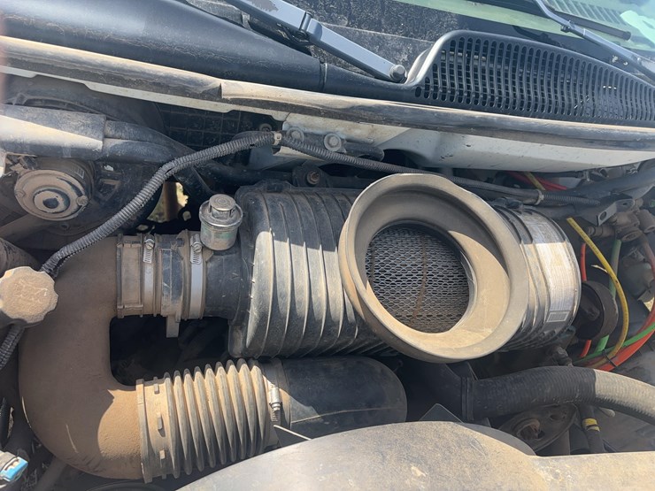 2006-gmc-7500-image-12